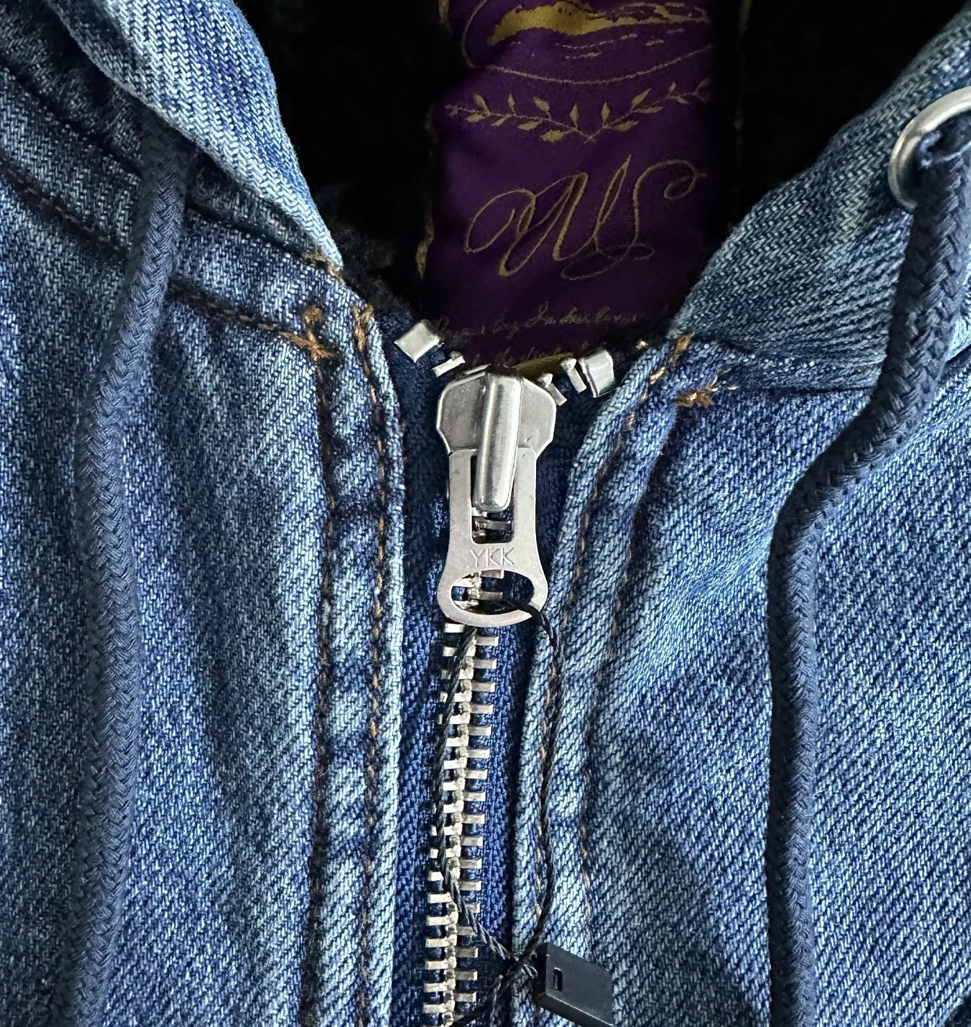EMBOSSED C-STAR DENIM JACKET (BLUE)