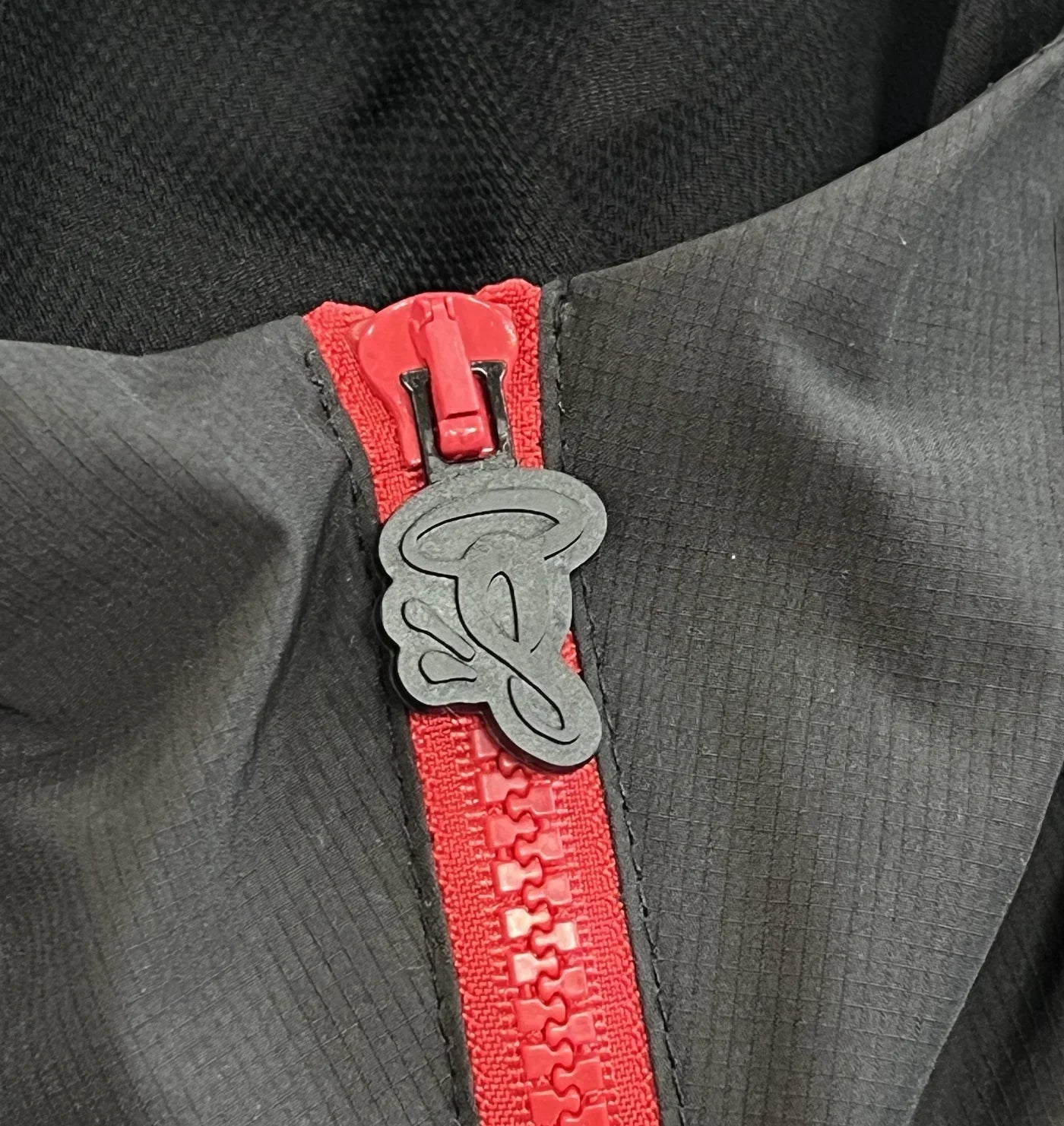 VORTEX WOVEN JACKET (BLACK/RED)