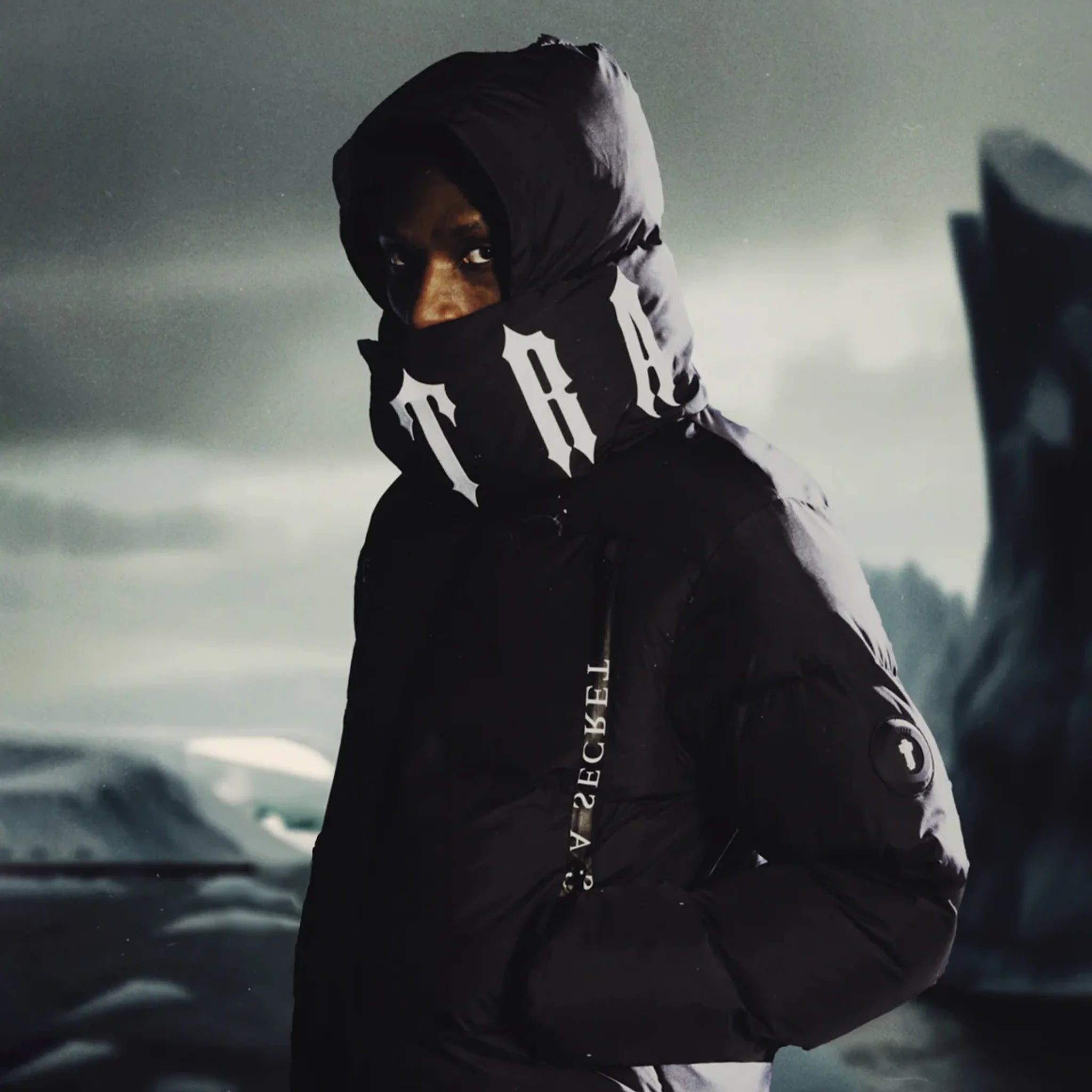 IRONGATE COLLAR PUFFER JACKET
