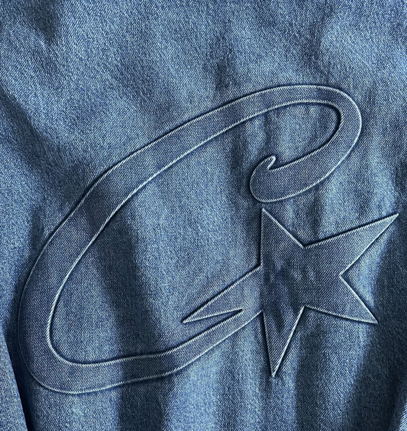 EMBOSSED C-STAR DENIM JACKET (BLUE)
