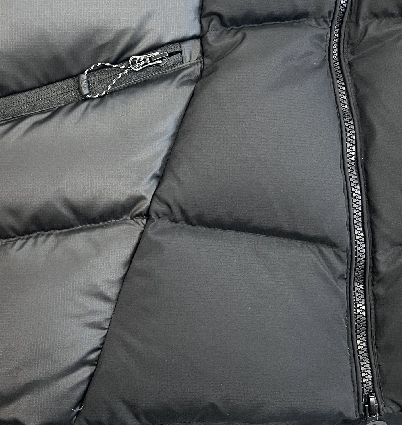 WAVE PUFFER JACKET (BLACK)