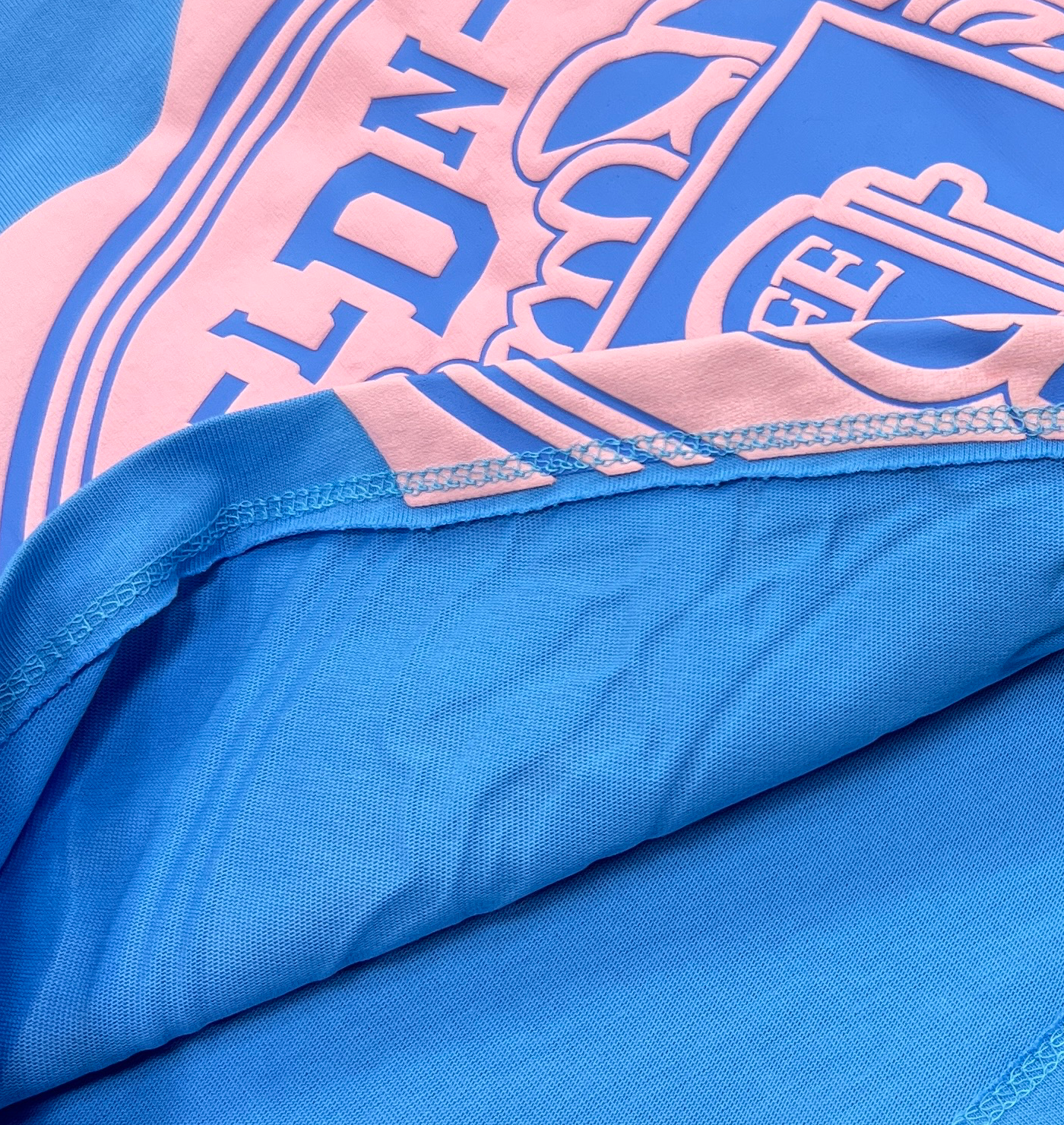COLLEGE TEE (BLUE/PINK)
