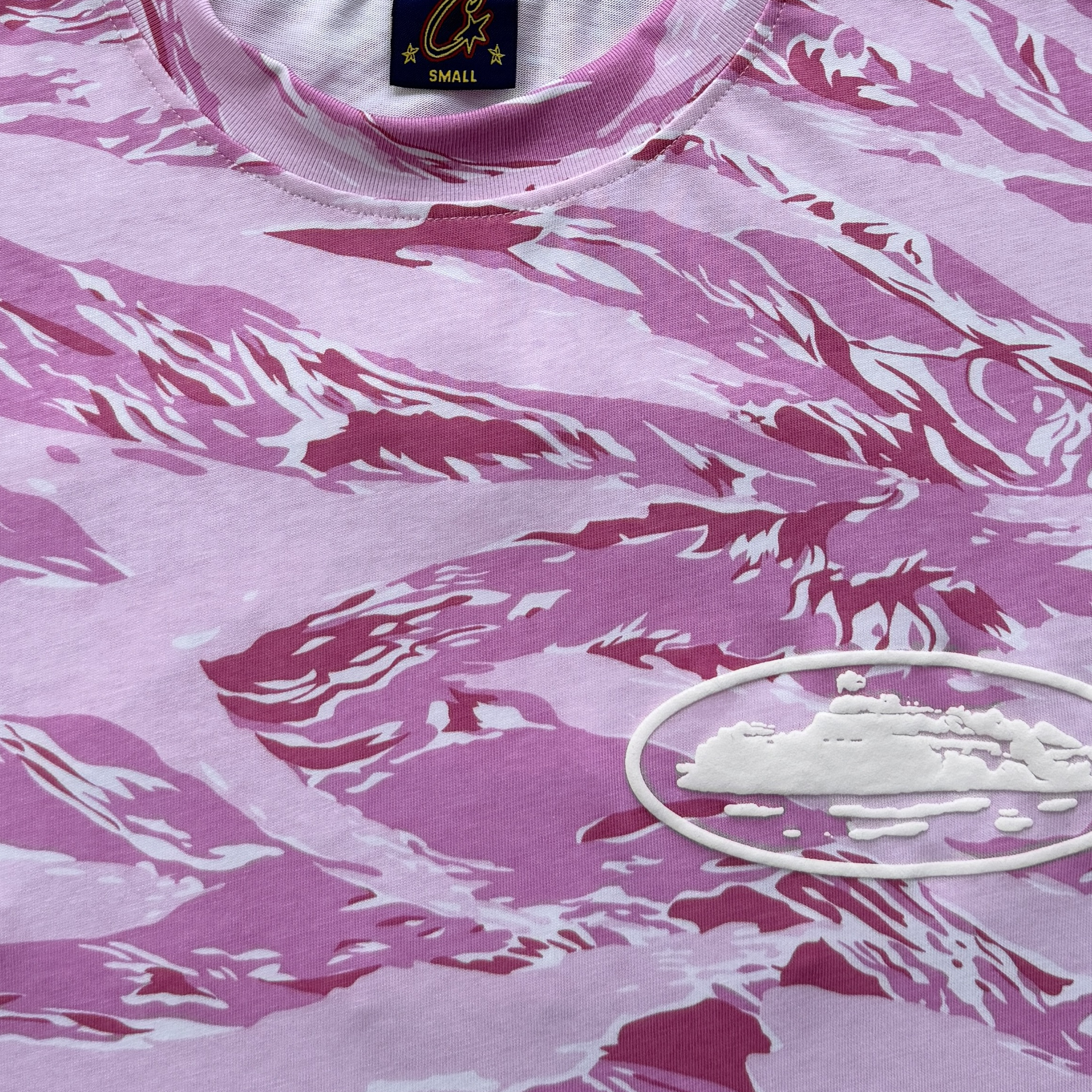 ISLAND PUFF PRINT TEE