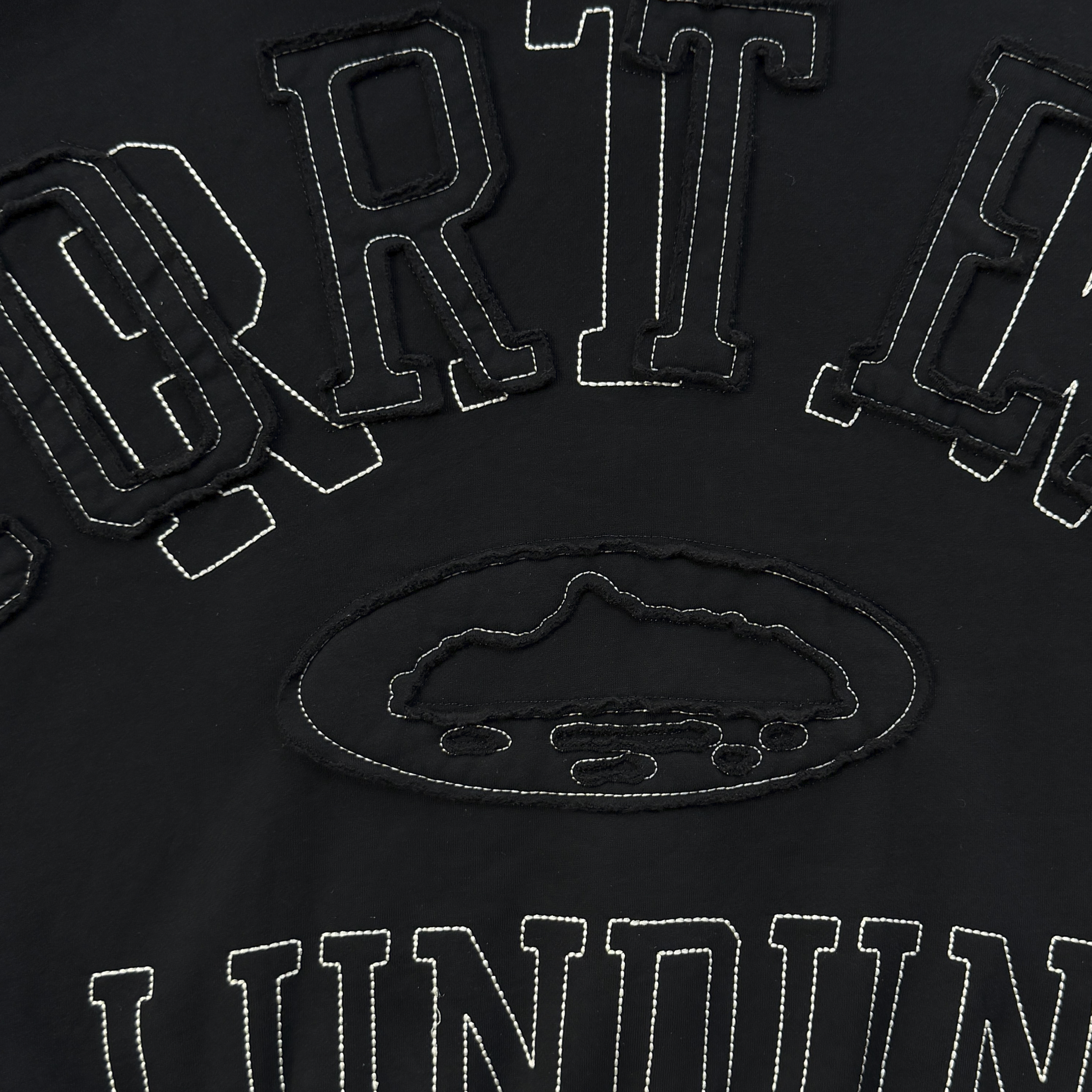 LUNDUN STITCH ZIP HOODIE (BLACK)